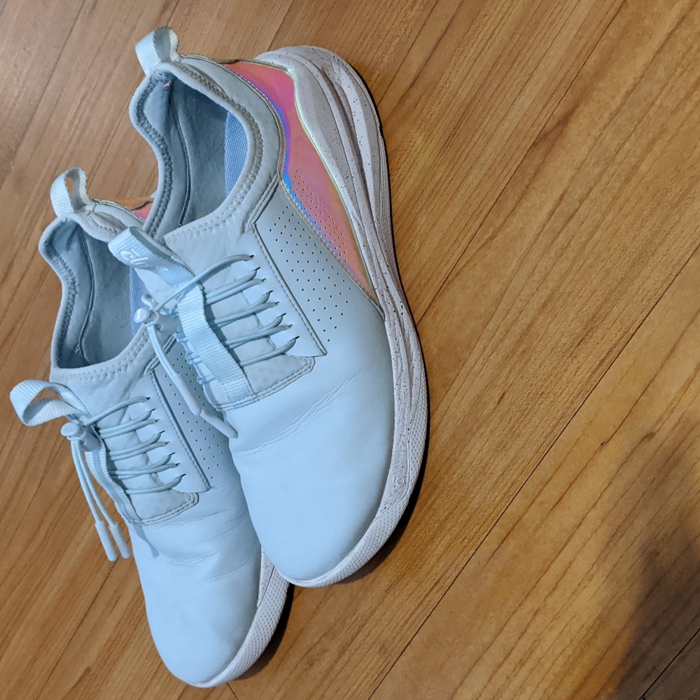 Clove Sneakers